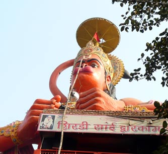Massive Religious Statue in central Delhi 